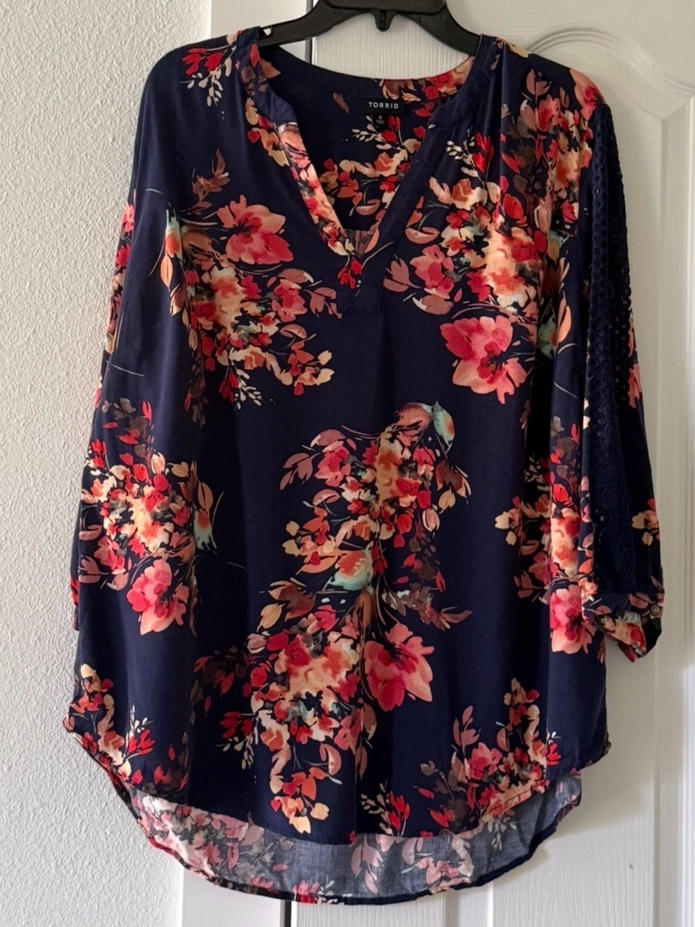 Torrid Floral 3/4 Sleeve Split Neck Blouse Size 0 (Large 12/14)